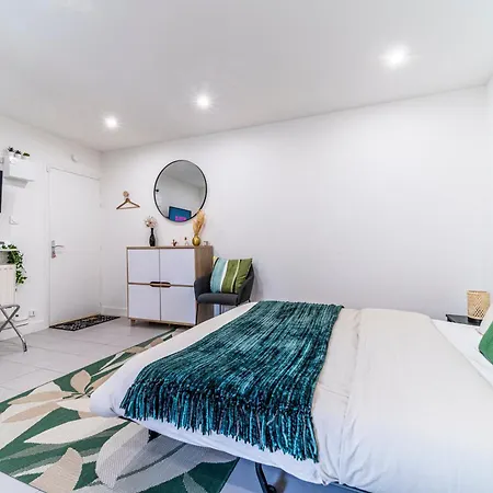 Le Cosy - Free Parking - Proche Gares Lille - Netflix - Wifi Appartamento